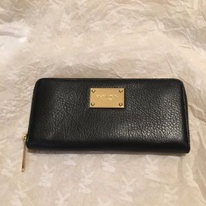 Michael Kors Jet Set Continental Wallet